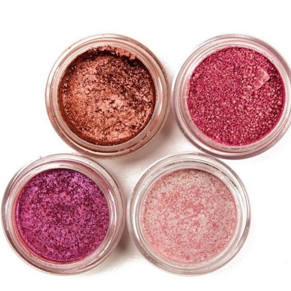 TARTE Chrome For The Holidays Chrome Paint Shadow Quad - Picture 3 of 12